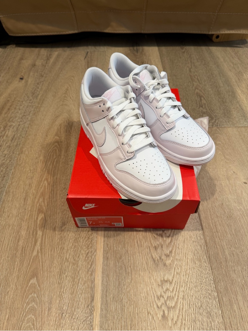 Nike dunk Sneakers in White and pink